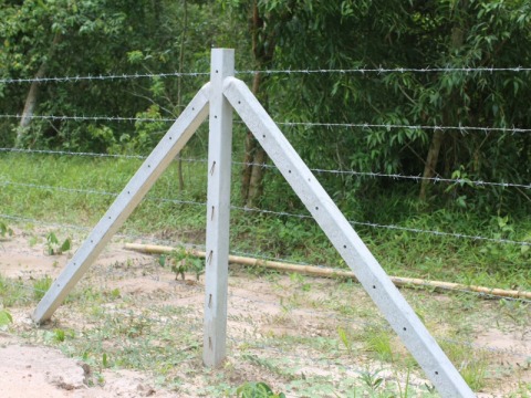 จำหน่ายเสาคอนกรีตล้อมรั้วลวดหนาม